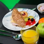 Quentin Zoo Hotel 4*