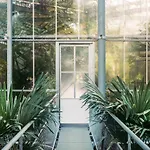 Quentin Zoo Hotel 4*