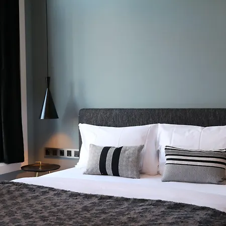 Quentin Zoo Hotel 4*