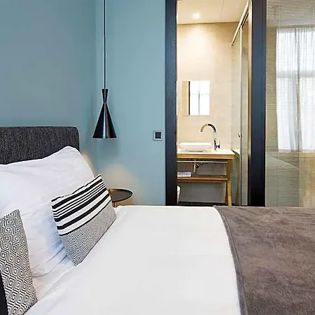 Quentin Zoo Hotel