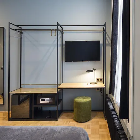 クエンティン ズー ホテル 4*