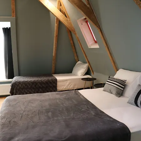 Quentin Zoo Hotel