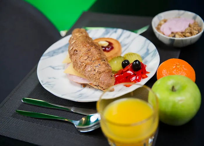 Quentin Zoo Hotel 4*