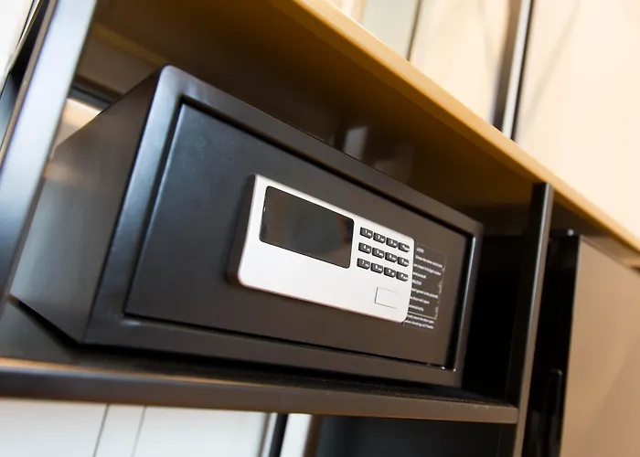 Quentin Zoo Hotel 4*